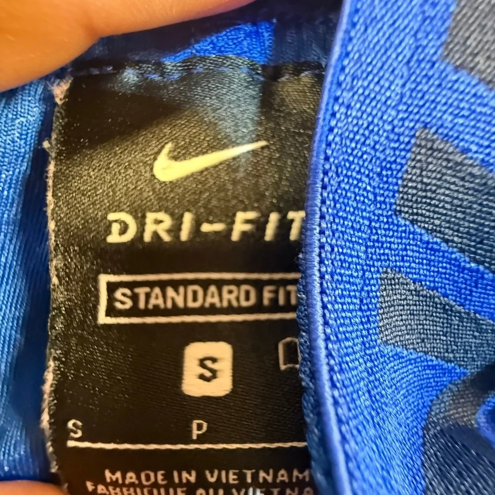 Nike Dri-FIT Mens Training Shorts Blue Textured Knit Elastic Waist Small